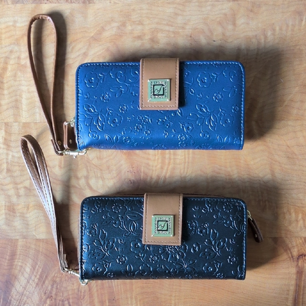 Stone Mountain Fold Wallet Wristlet Purse Black And Navy Blue, NWOT